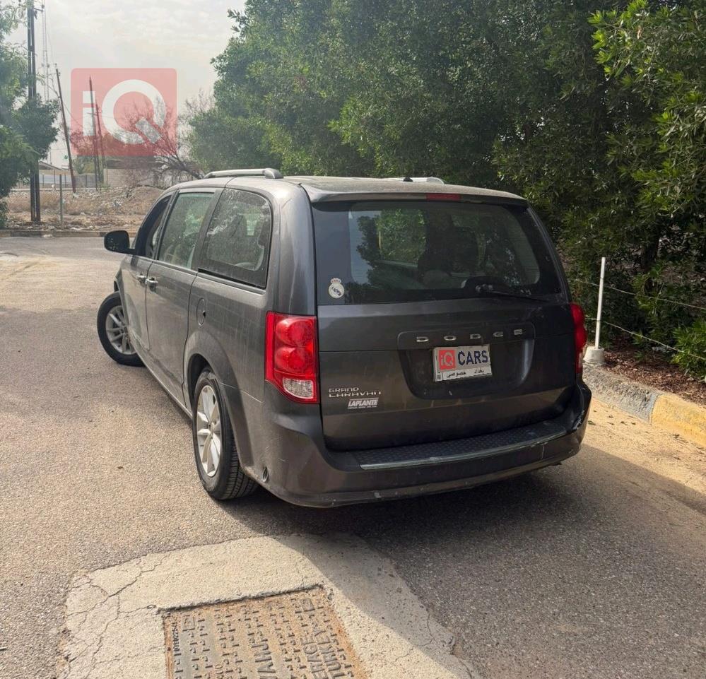 دودج جراند كارافان